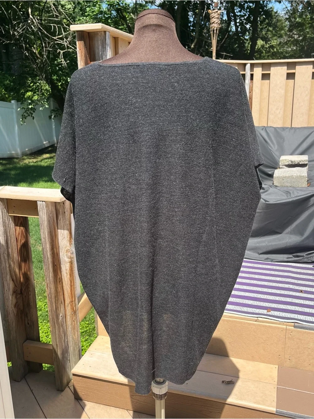 Eileen Fisher 100% Merino Wool Boxy Sleeveless Lightweight Sweater L Lagenlook